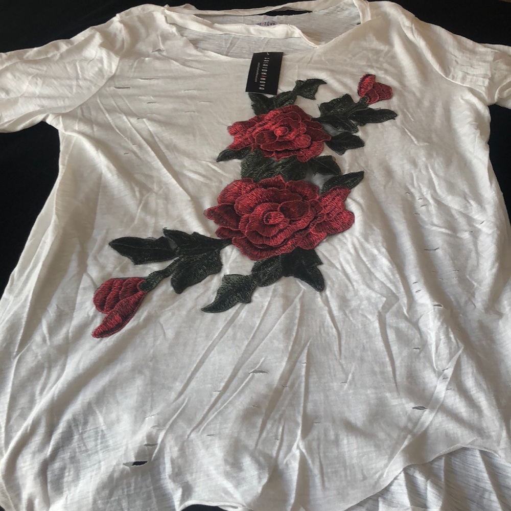 FASHION NOVA ROSE TEE - Picture 4 of 4